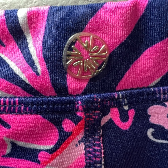 Lilly Pulitzer Girls Luxletic Mini Weekender Leggings Pink Navy Blue Floral XL - Picture 7 of 9